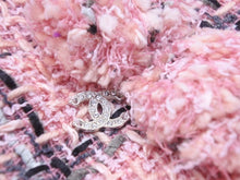 Load image into Gallery viewer, 極美品 CHANEL シャネル ニットキャップ ピンク ツイード ココマーク 帽子 ロゴ サイズ57 中古 41314