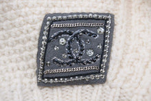 画像をギャラリービューアに読み込む, 美品 CHANEL シャネル ニットキャップ ココマーク ラインストーン ホワイト ロゴ 中古 41315