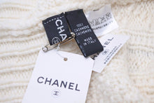 画像をギャラリービューアに読み込む, 美品 CHANEL シャネル ニットキャップ ココマーク ラインストーン ホワイト ロゴ 中古 41315
