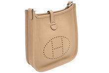 Load image into Gallery viewer, HERMES エルメス エヴリン TPM ショルダーバック 2022年 U刻印 チャイ トゴ 箱付き 未使用品 41386