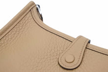 Load image into Gallery viewer, HERMES エルメス エヴリン TPM ショルダーバック 2022年 U刻印 チャイ トゴ 箱付き 未使用品 41386