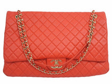 Load image into Gallery viewer, 極美品 CHANEL シャネル ジャンボ マトラッセ ショルダーバッグ XXL レッド 2Way チェーンショルダー カーフ デカマト 中古 41539