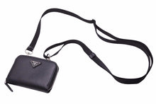 画像をギャラリービューアに読み込む, 定価10万円 PRADA プラダ サフィアーノトライアングルカードケース 2MR021_QHH_F0002 ブラック シルバー金具 美品 中古 41738