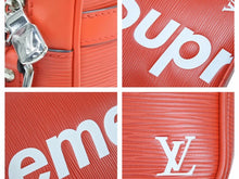 Load image into Gallery viewer, 極美品 Supreme シュプリーム Louis Vuitton ルイヴィトン ダヌーブPM エピ Ｍ53417 17AW レッド ホワイト 41796