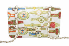 Load image into Gallery viewer, 極美品 CHANEL シャネル マトラッセ チェーンショルダーバッグ 23番台 サテン ホワイト マルチカラー ゴールド金具 中古 41922