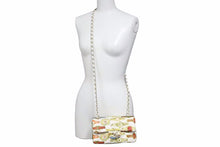 Load image into Gallery viewer, 極美品 CHANEL シャネル マトラッセ チェーンショルダーバッグ 23番台 サテン ホワイト マルチカラー ゴールド金具 中古 41922