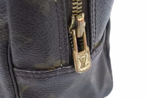 LOUIS VUITTON ルイ・ヴィトン クラッチバッグ モノグラム ブラウン カバン 鞄 ロゴ 中古 41989