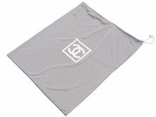 Load image into Gallery viewer, CHANEL シャネル スポーツライン ビーチマット ビーチタオル ココマーク ホワイト グレー 良品 中古 42004