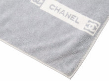 Load image into Gallery viewer, CHANEL シャネル スポーツライン ビーチマット ビーチタオル ココマーク ホワイト グレー 良品 中古 42004
