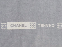 Load image into Gallery viewer, CHANEL シャネル スポーツライン ビーチマット ビーチタオル ココマーク ホワイト グレー 良品 中古 42004