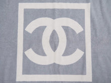 Load image into Gallery viewer, CHANEL シャネル スポーツライン ビーチマット ビーチタオル ココマーク ホワイト グレー 良品 中古 42004