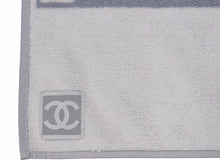 Load image into Gallery viewer, CHANEL シャネル スポーツライン ビーチマット ビーチタオル ココマーク ホワイト グレー 良品 中古 42004