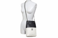 画像をギャラリービューアに読み込む, CHANEL シャネル マトラッセ チェーン ショルダーバッグ 12番台 ブラック ホワイト ココマーク 斜め掛け 中古 42094
