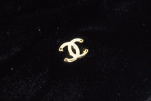 Load image into Gallery viewer, 極美品 CHANEL シャネル ココマーク ベルベット ハンチング ベレー帽 ビスコース シルク ブラック ゴールド 美品 中古 42108