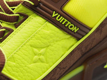 Load image into Gallery viewer, 極美品 LOUIS VUITTON ルイ・ヴィトン 21FW LVトレイナー ライン スニーカー イエロー ブラウン 靴 ロゴ 1A8Z6E サイズ9 中古 42135