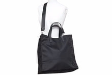 Load image into Gallery viewer, PRADA プラダ ２WAY ハンドバッグ ショルダーバッグ 三角ロゴプレート 2VG905 ブラック ナイロン 美品 中古 42166 正規品