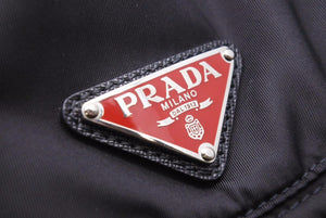 PRADA プラダ バケット ハット ナイロン 帽子 無地 ブラック レッド 黒 赤 S 三角ロゴ 三角プレート 中古 42308
