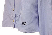 画像をギャラリービューアに読み込む, MIUMIU ミュウミュウ ギンガムチェックシャツ 長袖シャツ トップス 2022S コットン ホワイト ブルー サイズ38 美品 中古 42403