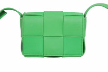 Load image into Gallery viewer, Bottega Veneta ボッテガヴェネタ ミニカセット ショルダーバッグ クロスバッグ ミニバッグ 羊革 グリーン 美品 中古 42421