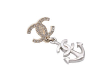 Load image into Gallery viewer, CHANEL シャネル ピアス ココマーク イカリ 18A 2018年 ラインストーン小物 2.8g アクセサリー ジュエリー ロゴ 美品 中古 42561