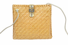Load image into Gallery viewer, courreges クレージュ かごバッグ ショルダーバッグ ゴールド金具 ロゴ 鞄 カバン 斜め掛け 中古 42572