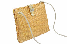 Load image into Gallery viewer, courreges クレージュ かごバッグ ショルダーバッグ ゴールド金具 ロゴ 鞄 カバン 斜め掛け 中古 42572