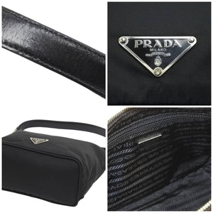 PRADA プラダ ワンショルダーバッグ ブラック 肩掛け 三角ロゴプレート ナイロン レザー シルバー金具 中古 42710