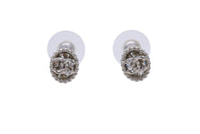Load image into Gallery viewer, 新品同様 CHANEL シャネル ピアス ココマーク 楕円形 ラインストーン シルバー A19P 中古 42738