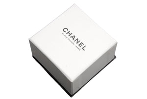 新品同様 CHANEL シャネル ピアス ココマーク 楕円形 ラインストーン シルバー A19P 中古 42738