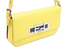 画像をギャラリービューアに読み込む, FENDI フェンディ ショルダーバッグ ハンドバッグ トレバゲット 8BR720 レザー イエロー シルバー金具 美品 中古 43049