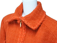 Load image into Gallery viewer, CHANEL シャネル ツイードジャケット ジャケット トップス 上着 P62366V47860 ウール レッド サイズ40 美品 中古 43078