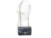 画像をギャラリービューアに読み込む, CHANEL シャネル ダイアナ 22 マトラッセ チェーン ショルダー バッグ レザー ブラック 美品 中古 43185