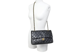極美品 CHANEL マトラッセWフラップチェーンショルダー 5番台 25 ショルダーバッグ ブラック×ゴールド ラムスキン 中古 43248