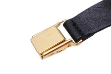 Load image into Gallery viewer, CHANEL シャネル サスペンダー ロゴマーク ヴィンテージ ゴム レザー ベージュ ゴールド 美品 中古 43250