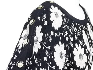 新品同様 CHANEL シャネル ニットワンピース ココマーク ボタン トップス 半袖 ブラック ホワイト フラワー サイズ36 中古 43295