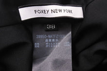 Load image into Gallery viewer, 極美品 FOXEY NEW YORK フォクシー ニューヨーク ティアードプリーツ ノースリーブ ブラウス 39950-NATFZ103L サイズ38 中古 43299