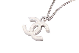極美品 CHANEL シャネル ネックレス ココマーク ホワイト シルバー 07V ロゴ アクセサリー 中古 43421