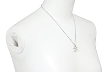 Load image into Gallery viewer, 極美品 CHANEL シャネル ネックレス ココマーク ホワイト シルバー 07V ロゴ アクセサリー 中古 43421