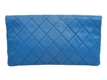 Load image into Gallery viewer, CHANEL シャネル マトラッセ ココマーク クラッチバッグ セカンドバッグ 25番台 ラムスキン ゴールド金具 ブルー 美品 中古 43426