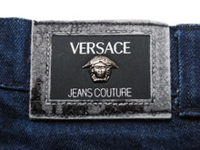 Load image into Gallery viewer, VERSACE ヴェルサーチ デニムパンツ ジーンズ ボトムス メデューサボタン デニム ネイビー 美品 中古 43431