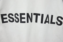 画像をギャラリービューアに読み込む, ESSENTIALS エッセンシャルズ パーカー ロゴ FEAR OF GOD フィアオブゴッド ホワイト トップス サイズL 美品 中古 43484