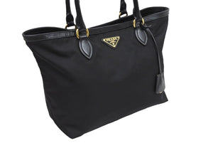 PRADA プラダ ナイロン トートバッグ ブラック ロゴ プレート ゴールド金具 カバン 鞄 肩掛け レザー 美品 中古 43490