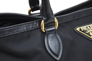 PRADA プラダ ナイロン トートバッグ ブラック ロゴ プレート ゴールド金具 カバン 鞄 肩掛け レザー 美品 中古 43490
