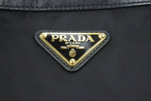 画像をギャラリービューアに読み込む, PRADA プラダ ナイロン トートバッグ ブラック ロゴ プレート ゴールド金具 カバン 鞄 肩掛け レザー 美品 中古 43490