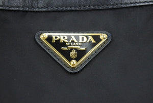 PRADA プラダ ナイロン トートバッグ ブラック ロゴ プレート ゴールド金具 カバン 鞄 肩掛け レザー 美品 中古 43490