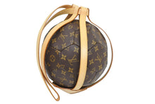 Load image into Gallery viewer, 新品同様 LOUIS VUITTON ルイヴィトン サッカーボール 1998年フランスワールドカップ記念 M99054 中古 43721