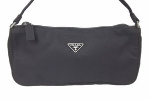 PRADA プラダ アクセサリーポーチ NERO ハンドバッグ ナイロン 小物入れ ロゴ プレート MV633 美品 中古 43842
