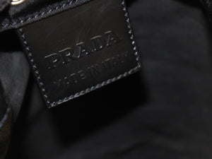 PRADA プラダ 巾着バッグ 化粧ポーチ トライアングルロゴ MV369 ナイロン レザー シルバー金具 ブラック 美品 中古 43886