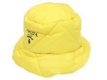 Load image into Gallery viewer, 極美品 PRADA プラダ 22AW キルティング バケットハット GIALLO イエロー 帽子 ロゴ ナイロン 2HC252 サイズM 中古 43911