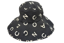 Load image into Gallery viewer, CHANEL シャネル ヴィンテージ 総柄 ロゴ ハット ブラック 黒 ココマーク 帽子 飛びロゴ サイズ57 中古 44034